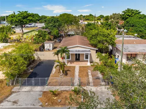 2371 NW 3rd St, Pompano Beach, FL 33069