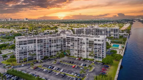 800 Parkview Dr #516, Hallandale Beach, FL 33009