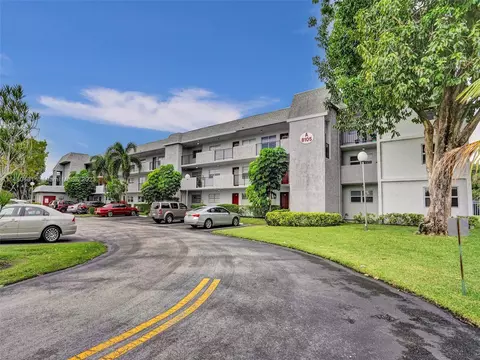 8105 NW 61st St #A310, Tamarac, FL 33321