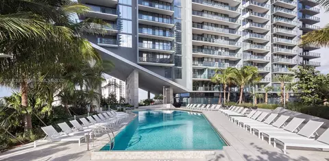 68 SE 6th St #1705, Miami, FL 33131