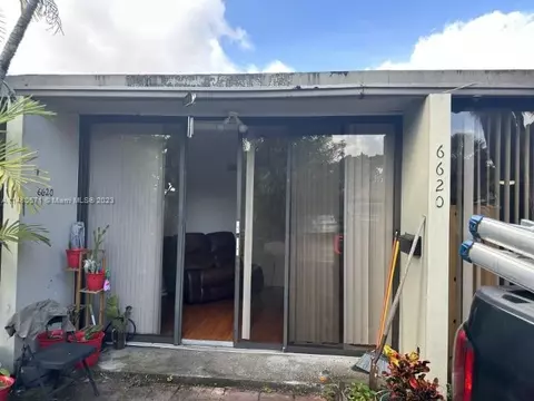 6620 E Miami Lakes Dr E, Miami Lakes, FL 33014