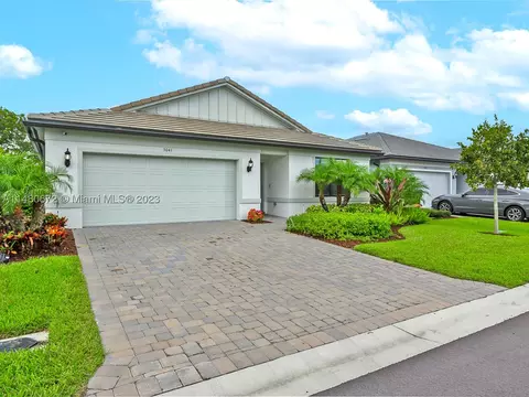 3041 Hibiscus Ave, Lauderdale Lakes, FL 33311