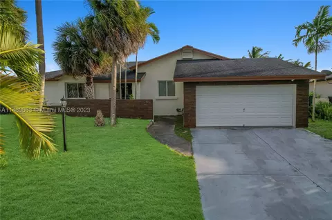 7860 SW 197th Ter, Cutler Bay, FL 33189