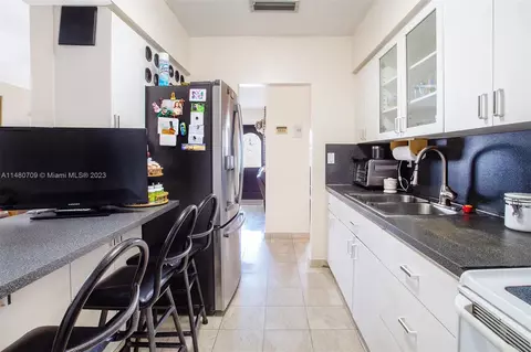 3940 W 3rd Ave, Hialeah, FL 33012 photo 9