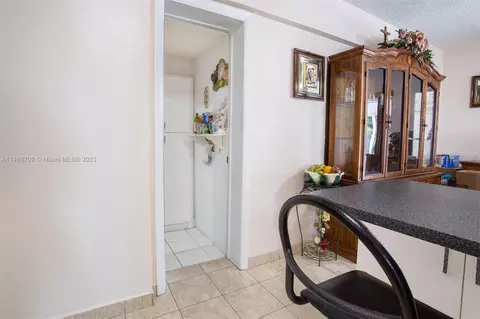 3940 W 3rd Ave, Hialeah, FL 33012 photo 22