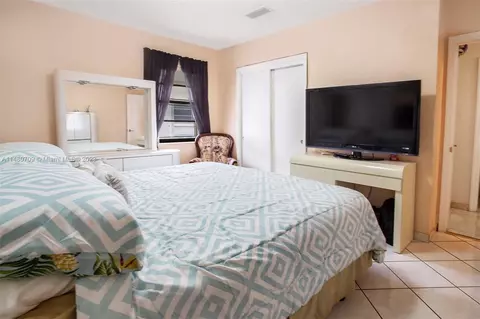 3940 W 3rd Ave, Hialeah, FL 33012 photo 19