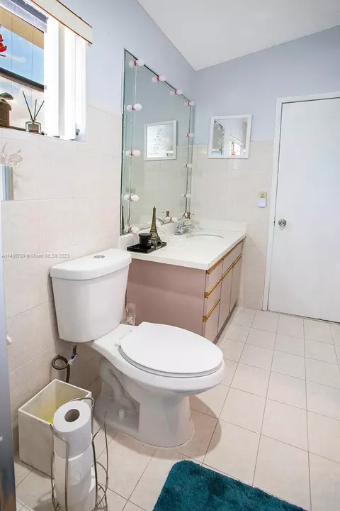 3940 W 3rd Ave, Hialeah, FL 33012 photo 40