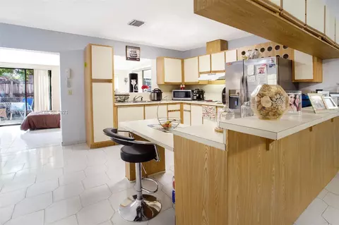 3940 W 3rd Ave, Hialeah, FL 33012 photo 30
