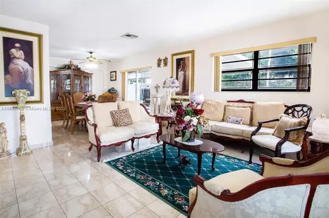 3940 W 3rd Ave, Hialeah, FL 33012 photo 2