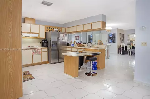3940 W 3rd Ave, Hialeah, FL 33012 photo 29