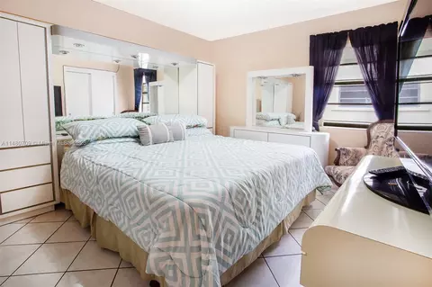 3940 W 3rd Ave, Hialeah, FL 33012 photo 18