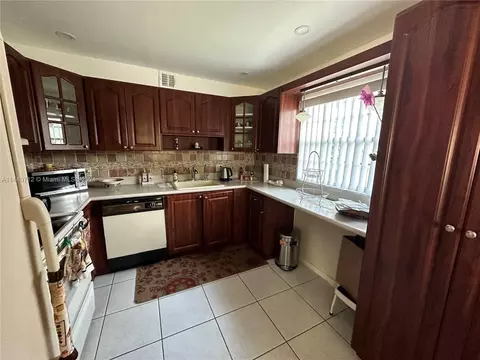 Undisclosed, Pembroke Pines, FL 33027