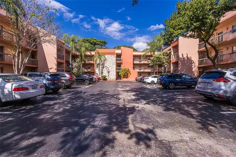 3070 Holiday Springs Blvd #202, Margate, FL 33063