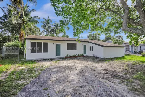 6861 SW 18th St, North Lauderdale, FL 33068