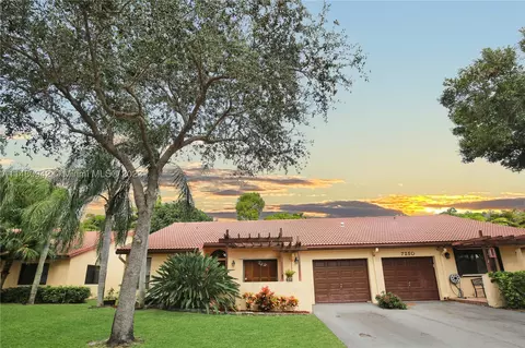 7252 Solandra Ln, Tamarac, FL 33321