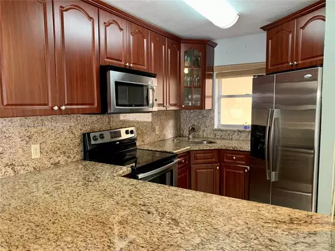 1750 W 46th St #411, Hialeah, FL 33012