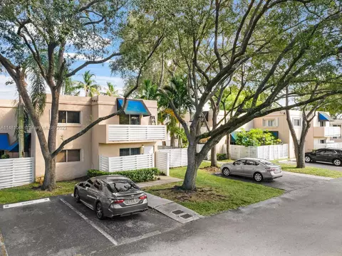14386 SW 96th Ln, Miami, FL 33186