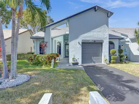 8215 NW 100th Way, Tamarac, FL 33321