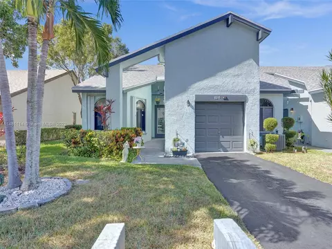 8215 NW 100th Way, Tamarac, FL 33321