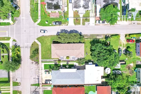 2861 SW 23rd St, Miami, FL 33145