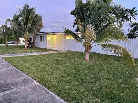 10540 SW 30th St, Miami, FL 33165