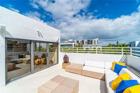 Exterior - 127 Enid Dr #14, Key Biscayne, FL 33149 photo 7 of 17