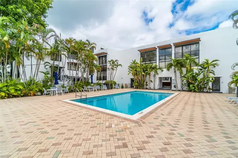 Exterior - 127 Enid Dr #14, Key Biscayne, FL 33149 photo 13 of 17