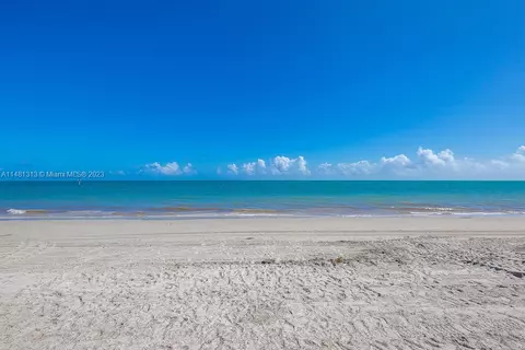 View/Area - 127 Enid Dr #14, Key Biscayne, FL 33149 photo 13 of 14