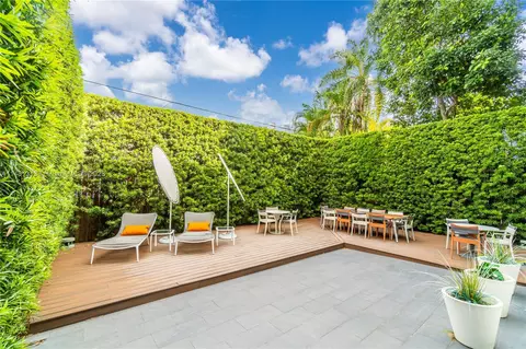 Exterior - 127 Enid Dr #14, Key Biscayne, FL 33149 photo 3 of 17