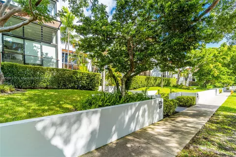 Exterior - 127 Enid Dr #14, Key Biscayne, FL 33149 photo 1 of 17