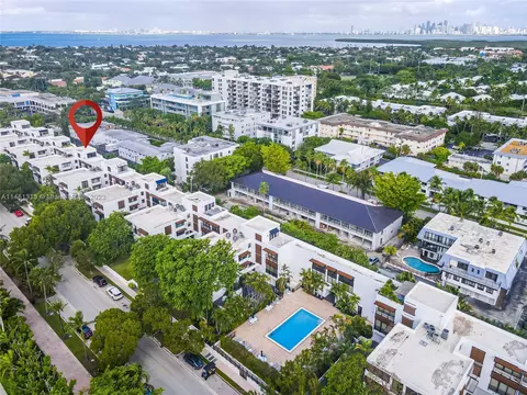 View/Area - 127 Enid Dr #14, Key Biscayne, FL 33149 photo 2 of 14