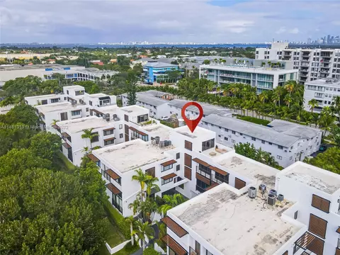 View/Area - 127 Enid Dr #14, Key Biscayne, FL 33149 photo 6 of 14