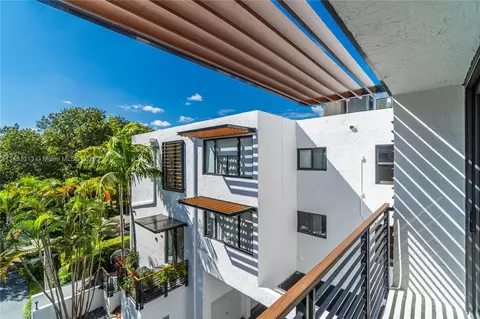 Exterior - 127 Enid Dr #14, Key Biscayne, FL 33149 photo 9 of 17