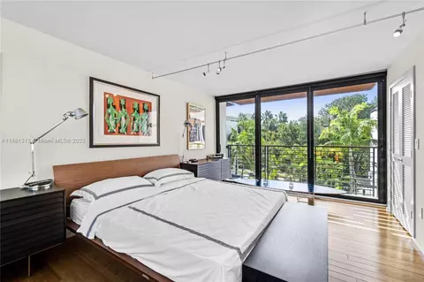 Bedroom - 127 Enid Dr #14, Key Biscayne, FL 33149 photo 1 of 3