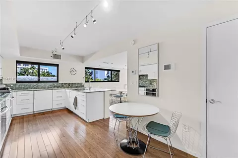 Kitchen - 127 Enid Dr #14, Key Biscayne, FL 33149 photo 1 of 3