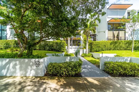 Exterior - 127 Enid Dr #14, Key Biscayne, FL 33149 photo 2 of 17