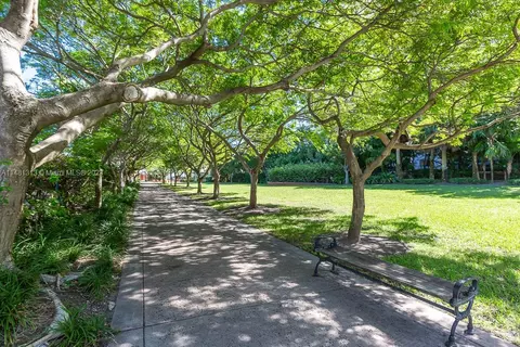View/Area - 127 Enid Dr #14, Key Biscayne, FL 33149 photo 8 of 14