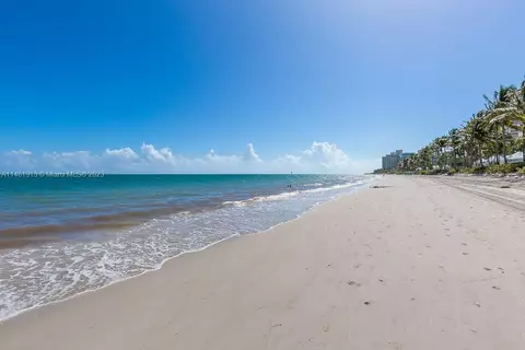View/Area - 127 Enid Dr #14, Key Biscayne, FL 33149 photo 12 of 14