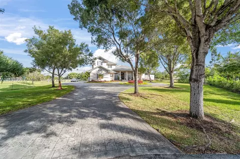 20401 SW 48th Pl, Southwest Ranches, FL 33332