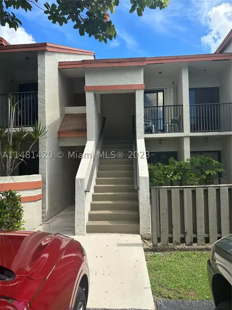 5544 Ctyard Dr #5544, Margate, FL 33063