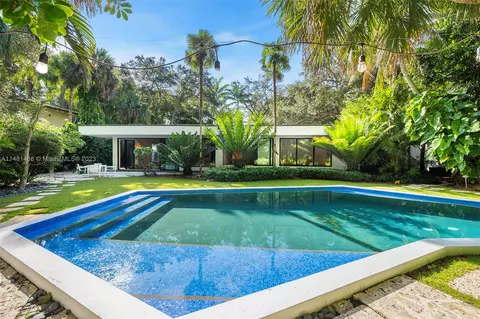 3839 Leafy Way, Miami, FL 33133