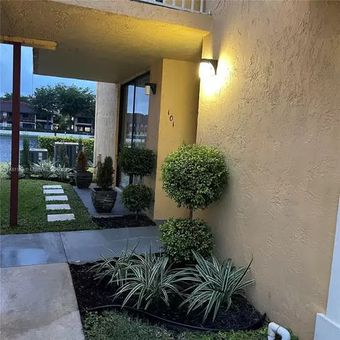 530 NW 214th St #101, Miami Gardens, FL 33169