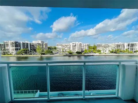 3000 S Ocean Dr #612, Hollywood, FL 33019
