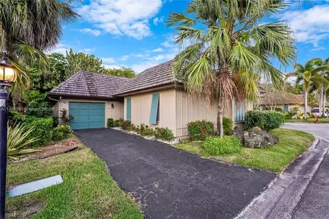 1901 Coquina Way, Coral Springs, FL 33071