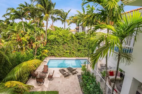 760 Glenridge Rd, Key Biscayne, FL 33149