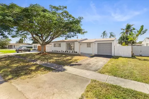 7510 Pierce St, Hollywood, FL 33024