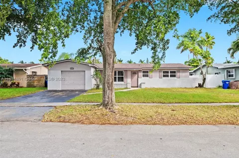 11271 NW 23rd St, Pembroke Pines, FL 33026