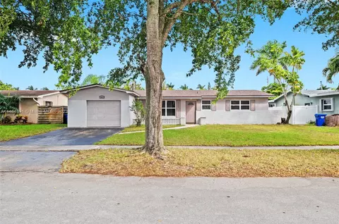 11271 NW 23rd St, Pembroke Pines, FL 33026