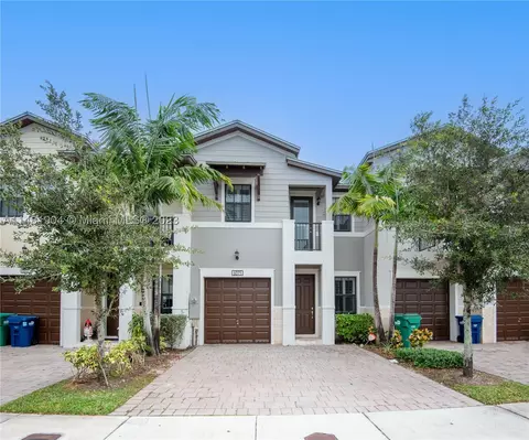6015 NW 104th Ct, Doral, FL 33178