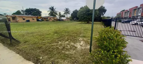 3 Nw Ave, Hallandale Beach, FL 33009